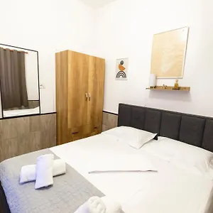  Appartement Tiny Cute Near The Center - 5 Min Walk Albanie